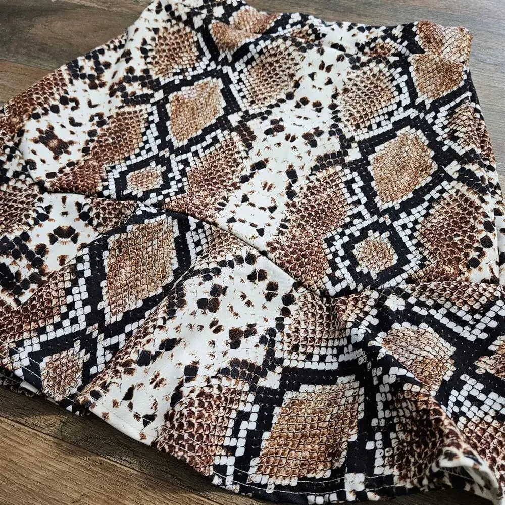 Nasty Gal Skater‎ Mini Skirt Reptile Snake Print Peplum Hem Pull On Size 6 Brown